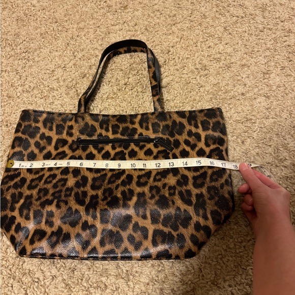 Chico’s Leopard Print tote 👜 - Picture 4 of 9
